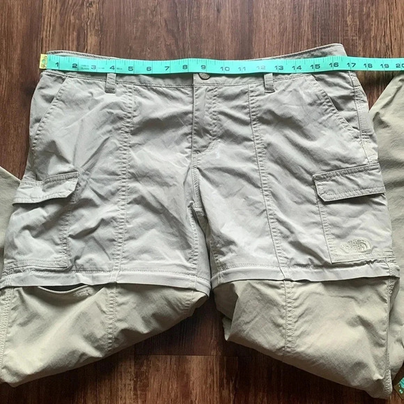 The North Face Khaki Cargo Pant Convertible to Shorts Size 10 - Picture 4 of 13